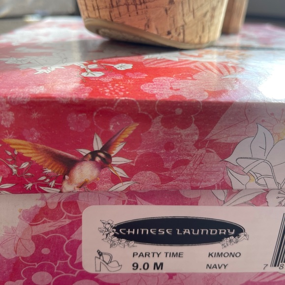 Shoes - Picture 4 of 8